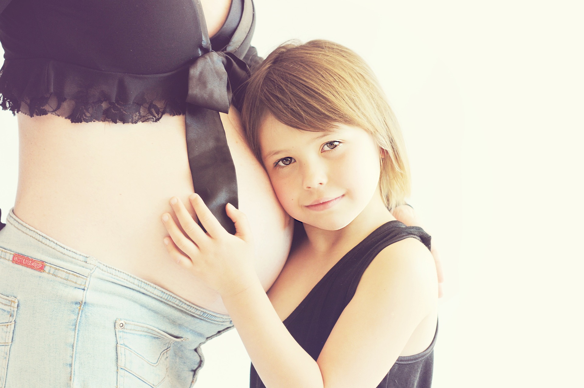 妊婦が子連れで結婚式に参列するときの注意点は 入学卒業にも着まわせる 服装のポイントも 靴と脚悩みコラム 幅広のパンプス 靴 3e 4e など フィットパートナー公式ストア